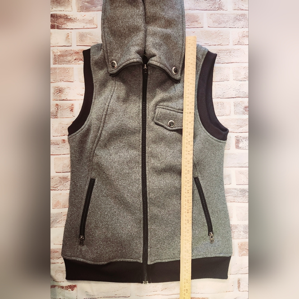 Burton Gray Black Hooded Zip Front Vest Size Medium - Picture 6 of 9